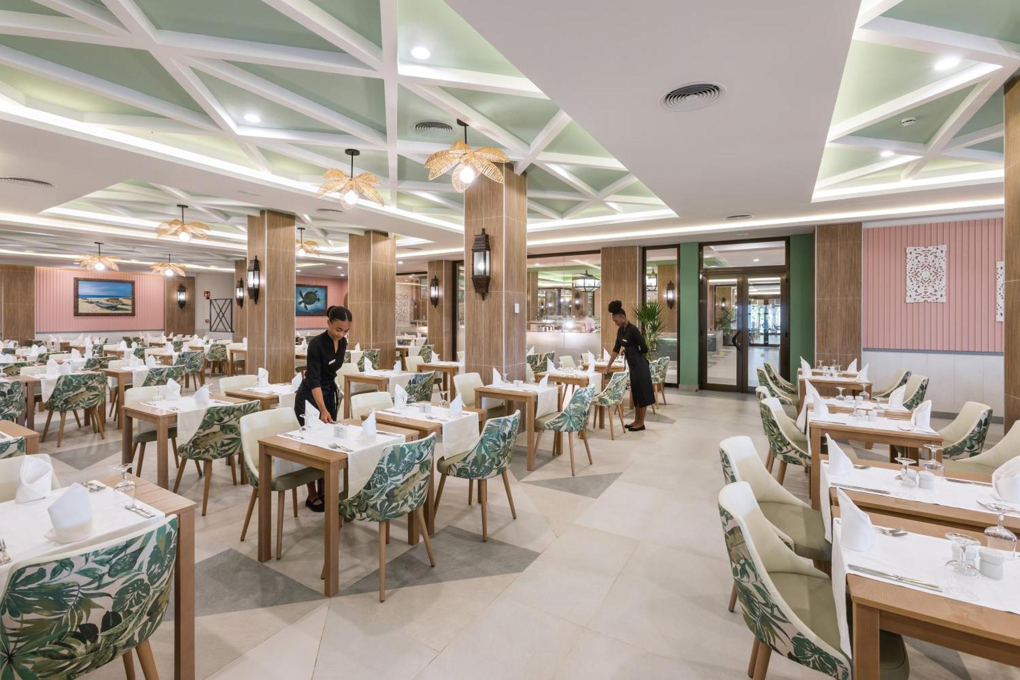 Hotel Riu Karamboa (Adults Only) ซาลเรย์ ภายนอก รูปภาพ